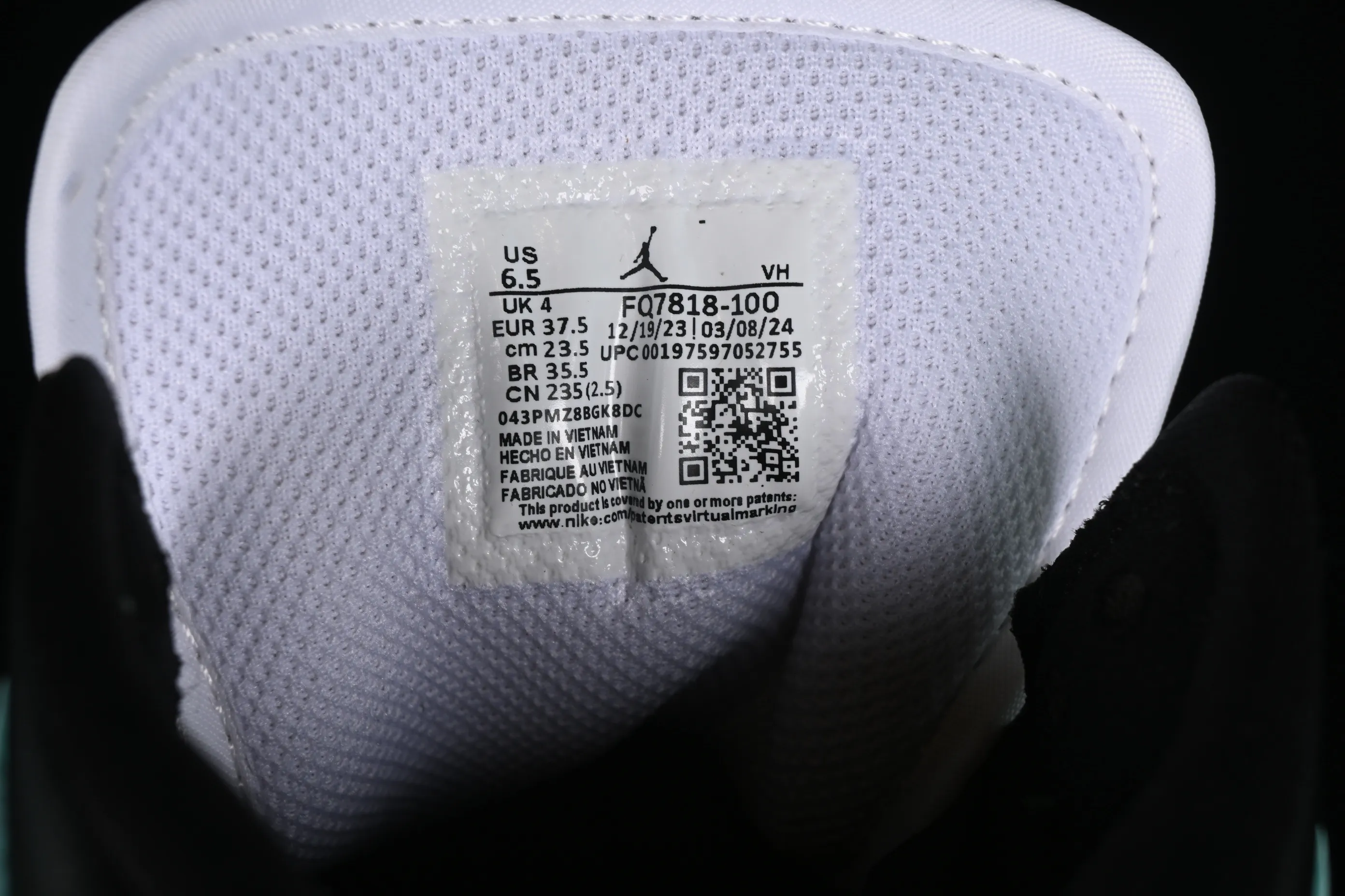 All Categories Air Jordan Jordan Series Basketball Shoes Air Jordan 1 Mid Air Jordan 1 Mid AJ1 Joe 1 Snake Print Black Green Toe Zhongbang Basketball Shoes FQ7818-100